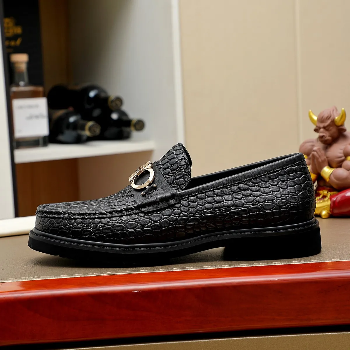 Men's shoes 💰500 Ferragamo [Ferragamo] top imported suit men's shoes 💯Original copy of the official website, product materials: selected imported embossed calfskin + luxury hardware buckle accessories ~ imported water-dyed cow 🐂 leather lining. Strong three-dimensional visual effect, original combination outsole, multiple colors available😘 Size: 38-44 (.45.46.4. Customized)